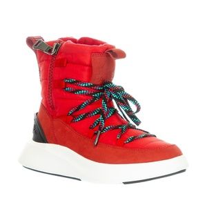 Exo Light Puff Boot in Red